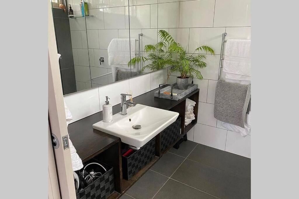 L'Ecole Private Studio-Apartment By My Lodgingfy Moorabbin Exteriör bild